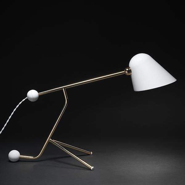 Tato Beghina Bordlampe i Hvid og Messing – Elegant Belysning