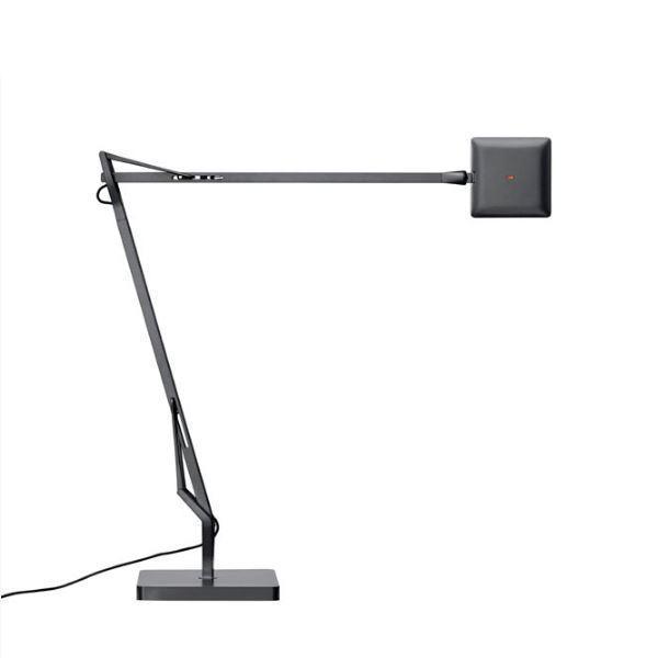 Flos Kelvin Edge Bordlampe i Titanium – Elegant Design